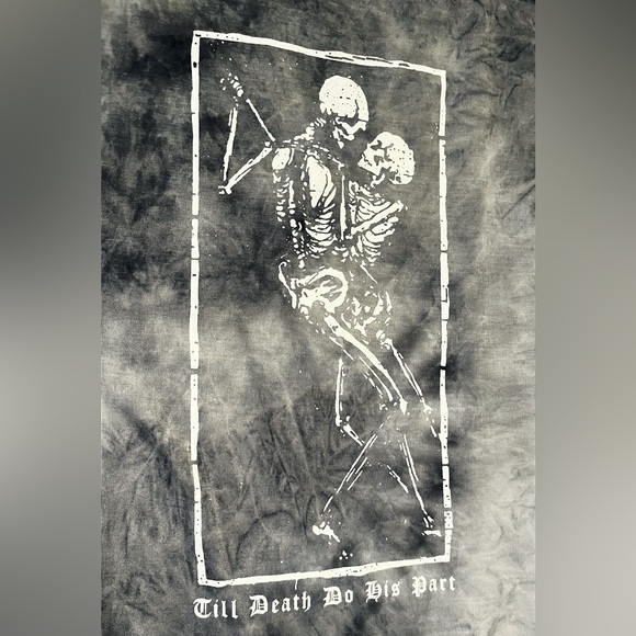 Skeletons Tee - Picture 3 of 3